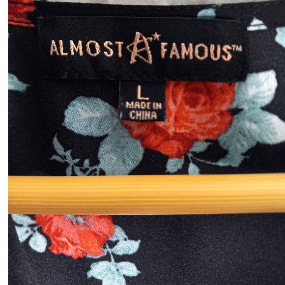 Almost Famous Summer Floral Ruffle Short Sleeve Elastic Waist Red Blue L Blouse - Picture 8 of 9